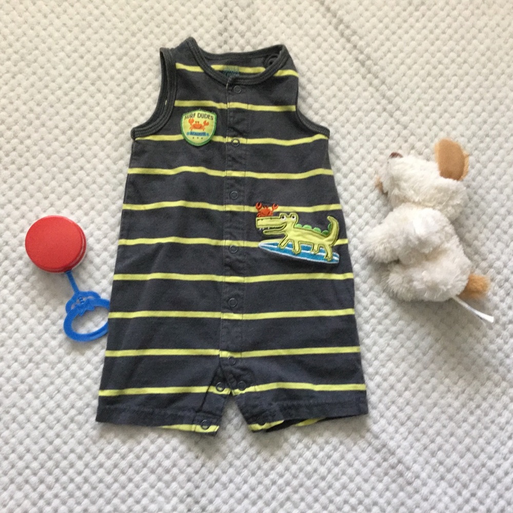 CARTER’S NWOT cute surfer Romper 🏄12 month